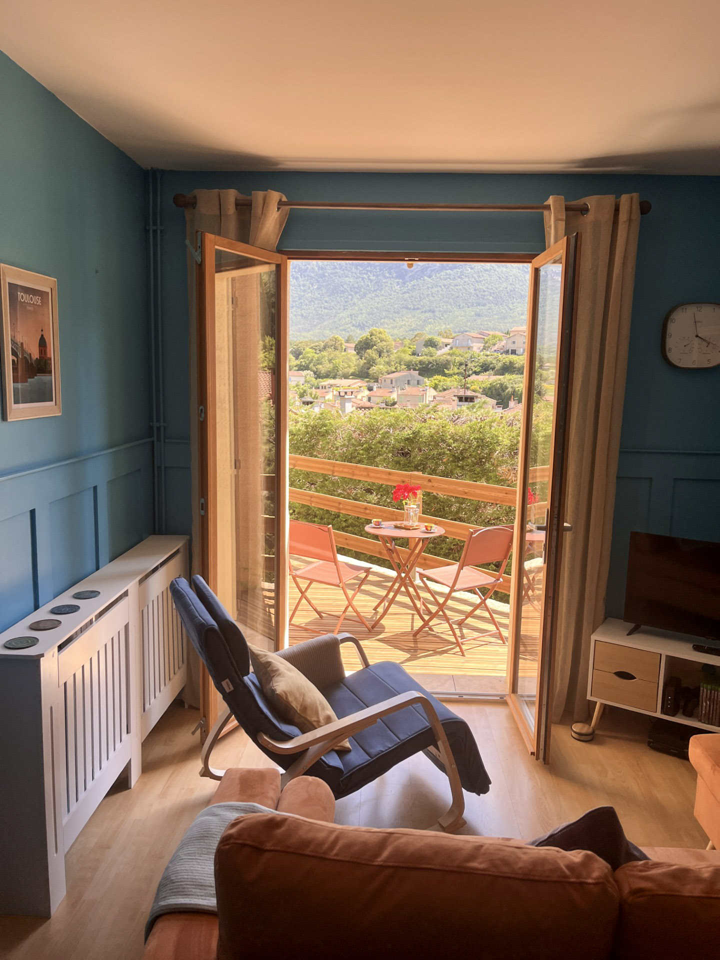 TV room at Le Gite Martin.